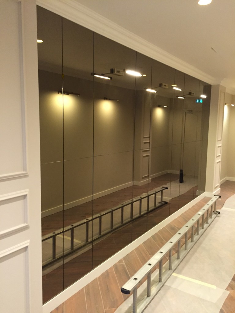 Travail Miroir Finit