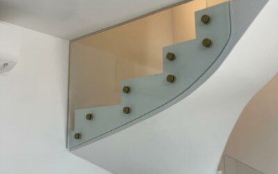 Pose et remplacement de verre trempé à Cannes, Antibes et Nice