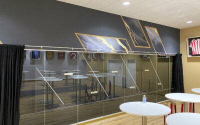 Mobilier design avec plateau en miroir à Cannes, Antibes et Nice