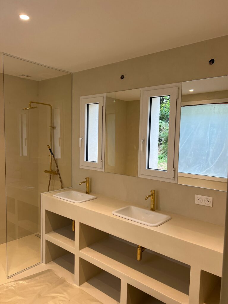 Pare douche et miroir